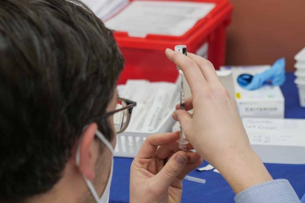 Comment se tenir informé des nouveautés en pharmacie et parapharmacie ?